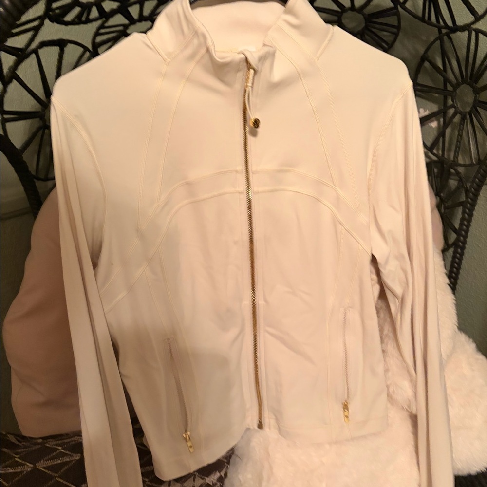 Lululemon cropped define - PRICE IS FIRM